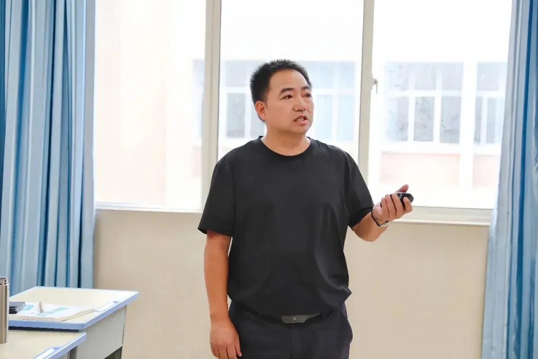集思汇智研一轮,同心笃行备高考——保山一中开展2027届高三一轮复习计划暨教学质量提升展评活动-第3张图片-四季读书网 集思汇智研一轮,同心笃行备高考——保山一中开展2027届高三一轮复习计划暨教学质量提升展评活动-第3张图片-四季读书网