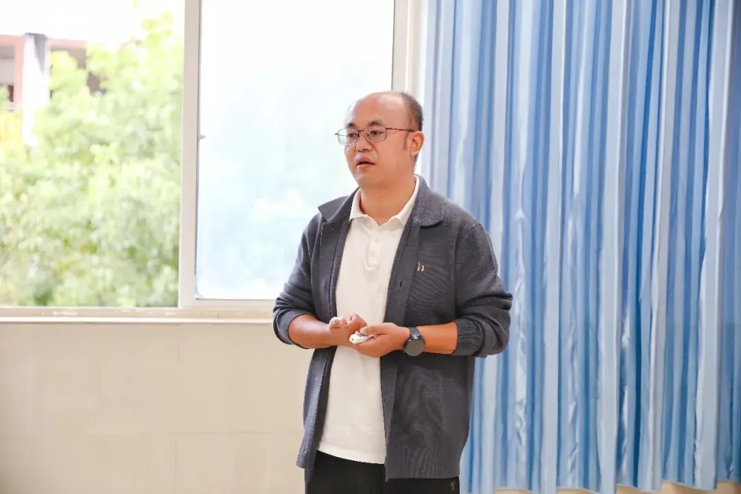 集思汇智研一轮,同心笃行备高考——保山一中开展2027届高三一轮复习计划暨教学质量提升展评活动-第19张图片-四季读书网 集思汇智研一轮,同心笃行备高考——保山一中开展2027届高三一轮复习计划暨教学质量提升展评活动-第19张图片-四季读书网