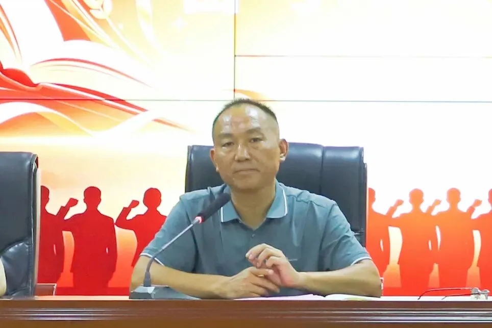 迎国庆铸强国理想 聚合力启中考征程——灌阳县民族中学召开九年级师生双线会议,同心备战2027-第21张图片-四季读书网 迎国庆铸强国理想 聚合力启中考征程——灌阳县民族中学召开九年级师生双线会议,同心备战2027-第21张图片-四季读书网