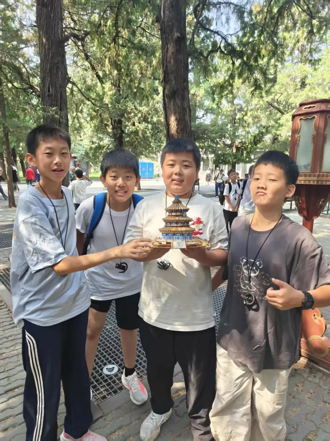初一年级|“秋赴天坛 求知古韵”——社会实践活动圆满举行-第13张图片-四季读书网