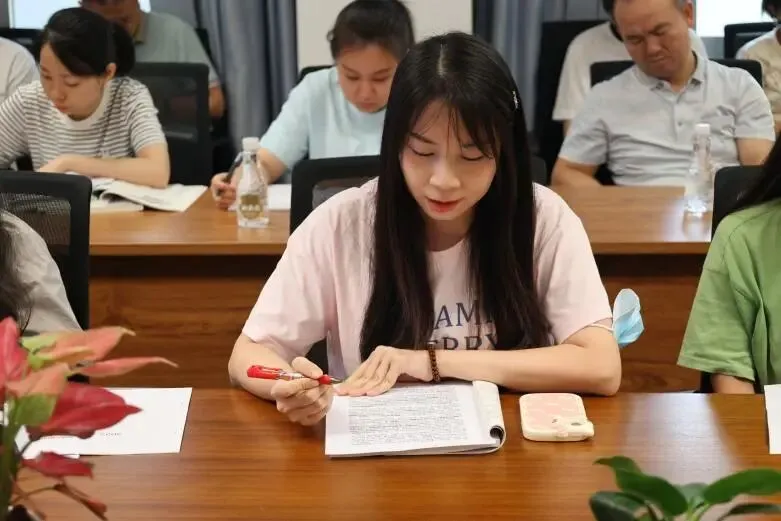 传经送宝研中考 析微提质启新程——新老初三经验交流暨两次考试质量分析会-第13张图片-四季读书网
