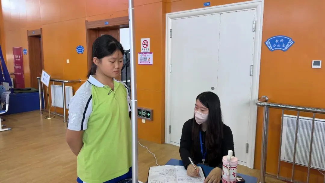 吉大英才·中考体测||以测促练强体魄 运动逐光展风采——记长春新区吉大英才教育集团八年级体育过程性考核-第22张图片-四季读书网 吉大英才·中考体测||以测促练强体魄 运动逐光展风采——记长春新区吉大英才教育集团八年级体育过程性考核-第22张图片-四季读书网