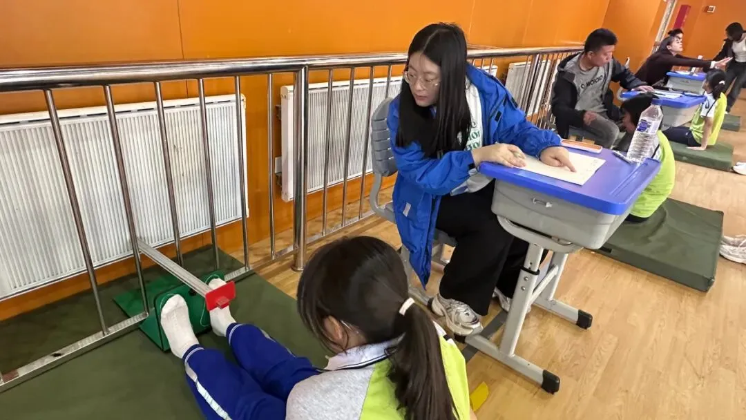 吉大英才·中考体测||以测促练强体魄 运动逐光展风采——记长春新区吉大英才教育集团八年级体育过程性考核-第32张图片-四季读书网 吉大英才·中考体测||以测促练强体魄 运动逐光展风采——记长春新区吉大英才教育集团八年级体育过程性考核-第32张图片-四季读书网