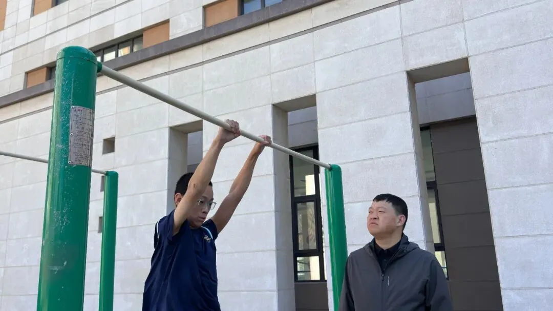 吉大英才·中考体测||以测促练强体魄 运动逐光展风采——记长春新区吉大英才教育集团八年级体育过程性考核-第43张图片-四季读书网 吉大英才·中考体测||以测促练强体魄 运动逐光展风采——记长春新区吉大英才教育集团八年级体育过程性考核-第43张图片-四季读书网