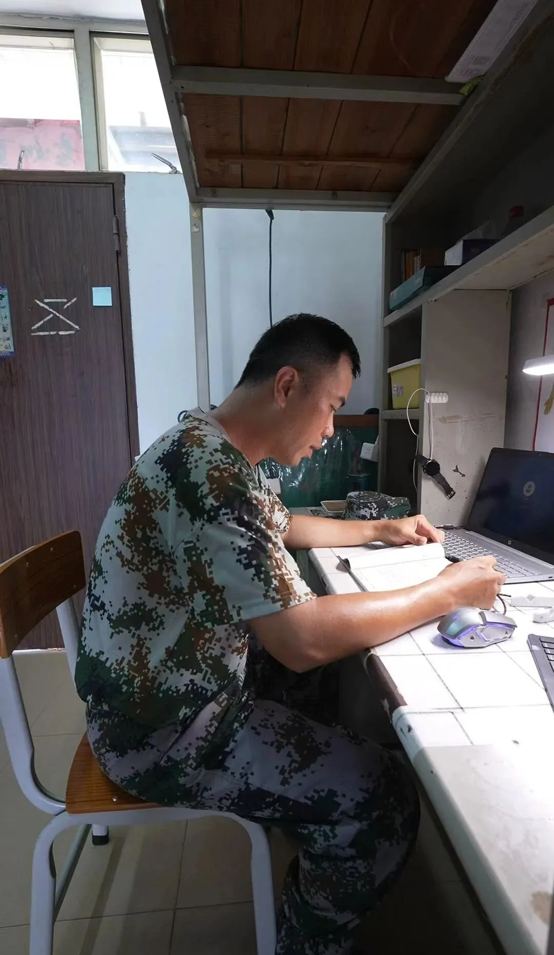 41岁,重读大一:重返高考的中年人,为何扎堆这个专业?-第3张图片-四季读书网 41岁,重读大一:重返高考的中年人,为何扎堆这个专业?-第3张图片-四季读书网