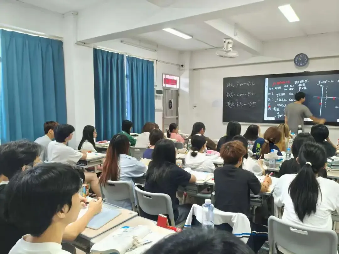 2027广东春季高考10月冲刺|封闭式食宿一体高效备考,周测-月考-模拟考,全力冲刺公办大专!-第3张图片-四季读书网