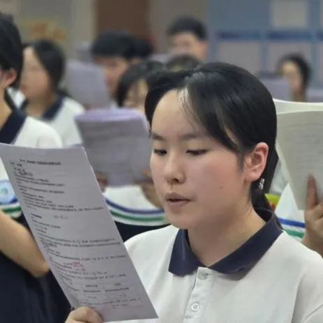 科技赋能启新篇 砺剑鏖战迎高考| 高2027届AI冲刺营开营纪实-第18张图片-四季读书网 科技赋能启新篇 砺剑鏖战迎高考| 高2027届AI冲刺营开营纪实-第18张图片-四季读书网