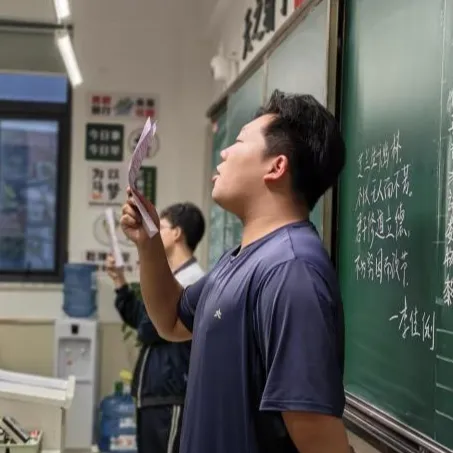 科技赋能启新篇 砺剑鏖战迎高考| 高2027届AI冲刺营开营纪实-第19张图片-四季读书网 科技赋能启新篇 砺剑鏖战迎高考| 高2027届AI冲刺营开营纪实-第19张图片-四季读书网