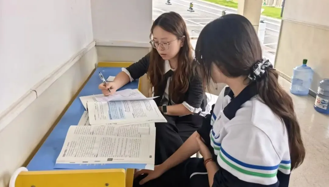 科技赋能启新篇 砺剑鏖战迎高考| 高2027届AI冲刺营开营纪实-第27张图片-四季读书网 科技赋能启新篇 砺剑鏖战迎高考| 高2027届AI冲刺营开营纪实-第27张图片-四季读书网