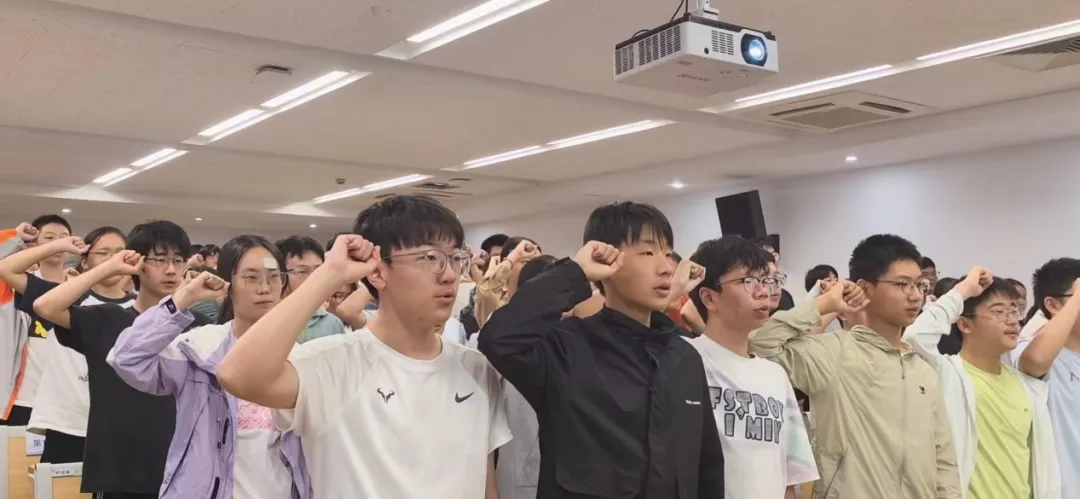 喜报!全员满分!星澜学子泳战中考,旗开得胜!-第28张图片-四季读书网 喜报!全员满分!星澜学子泳战中考,旗开得胜!-第28张图片-四季读书网