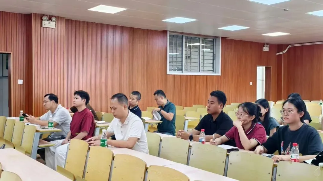 吉阳区开展初中物理同课异构暨中考备考专题研修活动-第2张图片-四季读书网 吉阳区开展初中物理同课异构暨中考备考专题研修活动-第2张图片-四季读书网