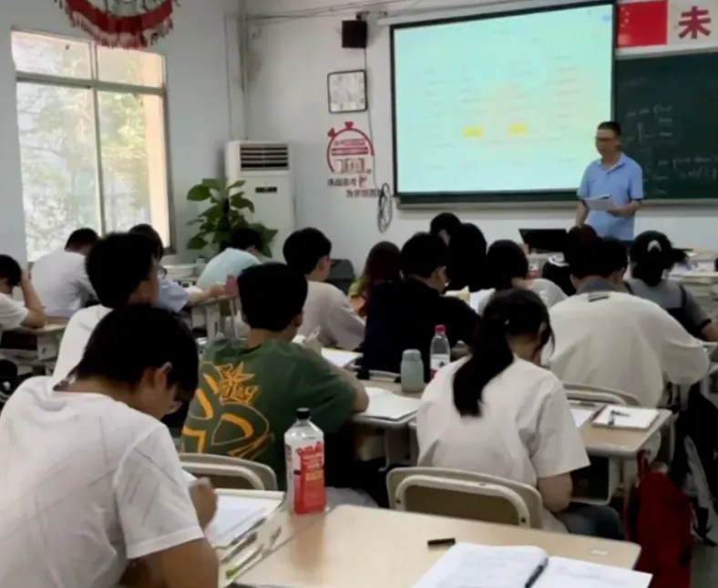 重庆奥林高辅学校高考复读正式招生|2027 届全日制复读招生简章-第5张图片-四季读书网