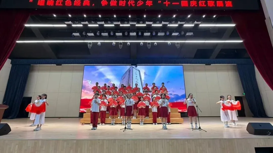 【温情“诚”长】青春告白祖国!初一初二红歌汇演超燃现场,唱响少年爱国最强音-第8张图片-四季读书网