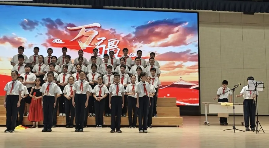 【温情“诚”长】青春告白祖国!初一初二红歌汇演超燃现场,唱响少年爱国最强音-第16张图片-四季读书网