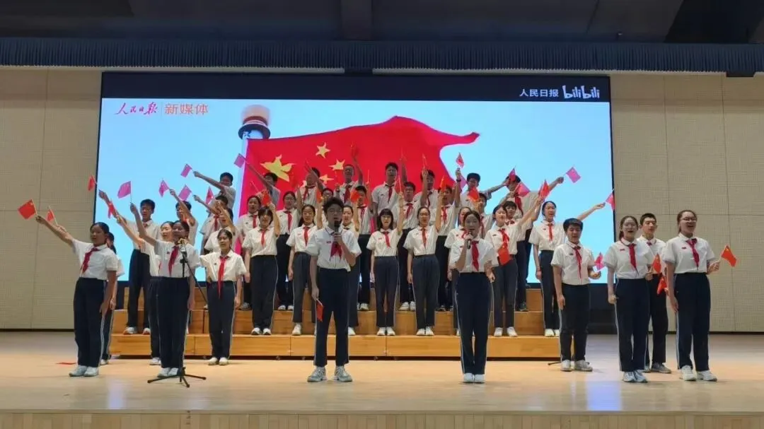 【温情“诚”长】青春告白祖国!初一初二红歌汇演超燃现场,唱响少年爱国最强音-第22张图片-四季读书网