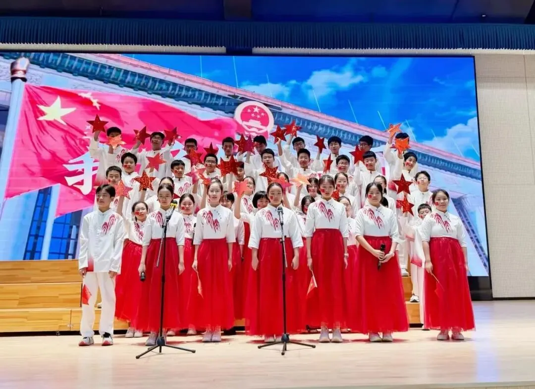 【温情“诚”长】青春告白祖国!初一初二红歌汇演超燃现场,唱响少年爱国最强音-第24张图片-四季读书网