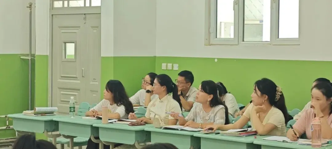 复盘中考得失 聚力启备新程 ——喀什第二中学东城校区2026届初三年级总结暨2027届备考经验交流活动顺利举行-第7张图片-四季读书网 复盘中考得失 聚力启备新程 ——喀什第二中学东城校区2026届初三年级总结暨2027届备考经验交流活动顺利举行-第7张图片-四季读书网