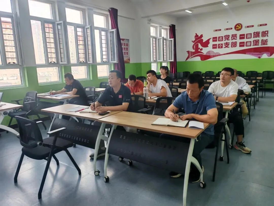 复盘中考得失 聚力启备新程 ——喀什第二中学东城校区2026届初三年级总结暨2027届备考经验交流活动顺利举行-第17张图片-四季读书网 复盘中考得失 聚力启备新程 ——喀什第二中学东城校区2026届初三年级总结暨2027届备考经验交流活动顺利举行-第17张图片-四季读书网