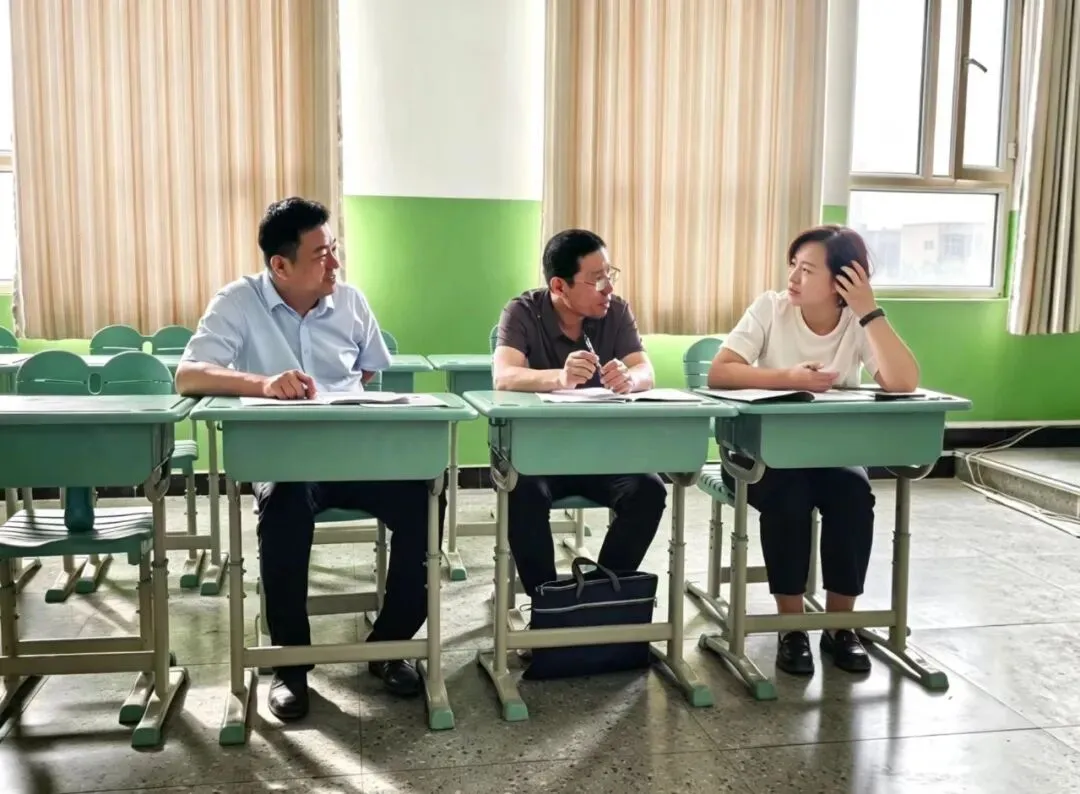 复盘中考得失 聚力启备新程 ——喀什第二中学东城校区2026届初三年级总结暨2027届备考经验交流活动顺利举行-第21张图片-四季读书网 复盘中考得失 聚力启备新程 ——喀什第二中学东城校区2026届初三年级总结暨2027届备考经验交流活动顺利举行-第21张图片-四季读书网