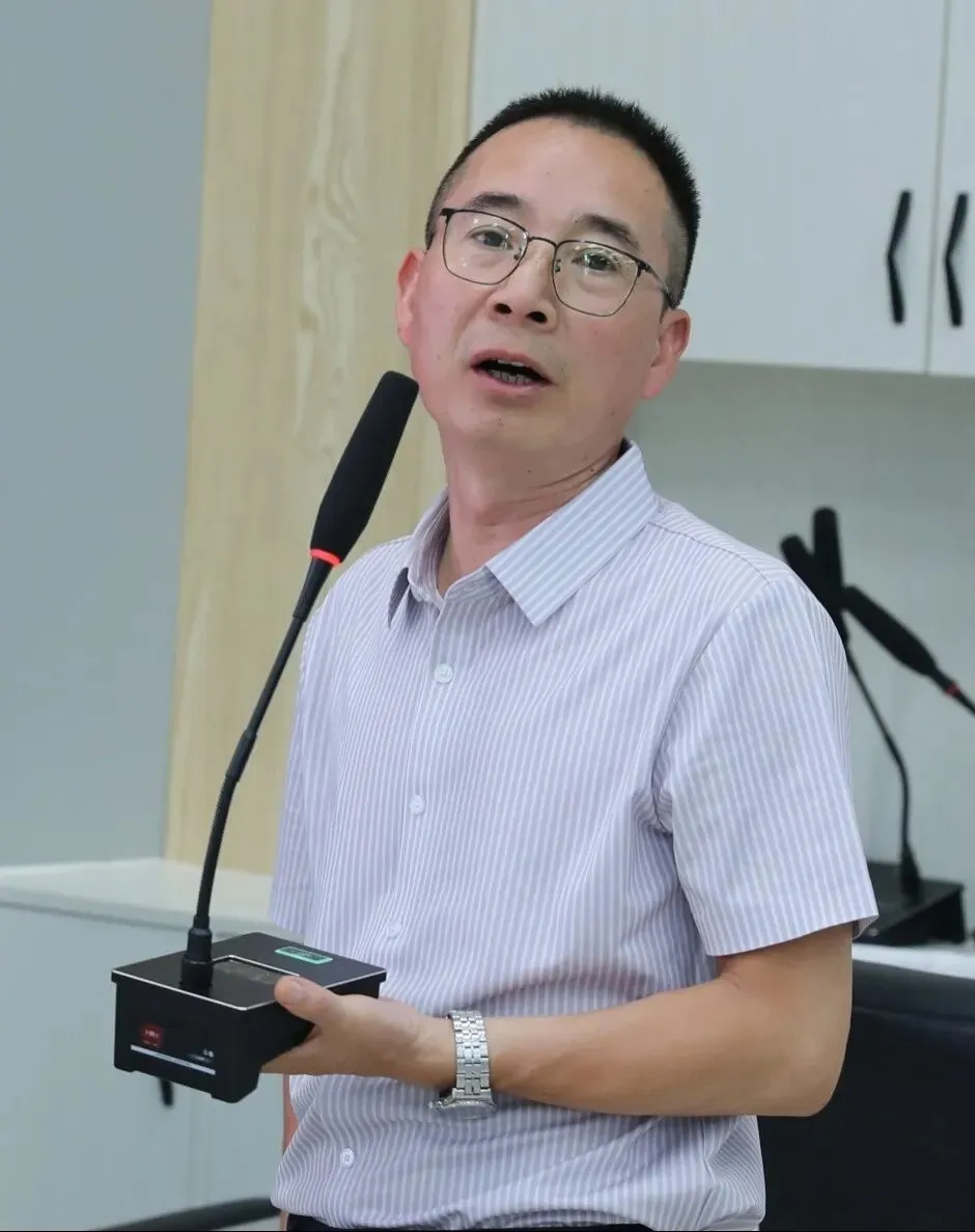 精准施策备高考 凝心聚力启新程 ——会理职校召开2024级高三工作会-第3张图片-四季读书网 精准施策备高考 凝心聚力启新程 ——会理职校召开2024级高三工作会-第3张图片-四季读书网