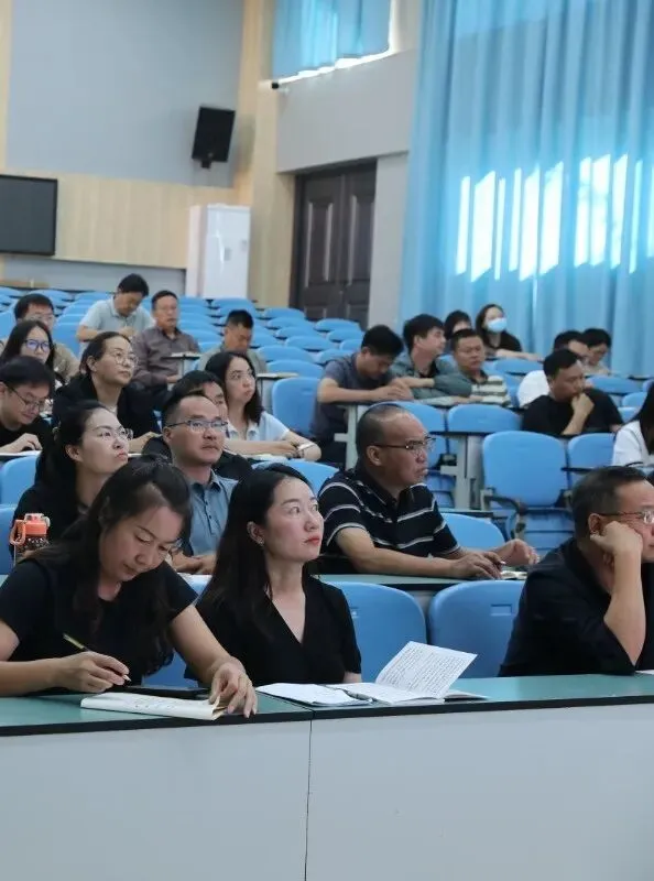 精准施策备高考 凝心聚力启新程 ——会理职校召开2024级高三工作会-第9张图片-四季读书网 精准施策备高考 凝心聚力启新程 ——会理职校召开2024级高三工作会-第9张图片-四季读书网