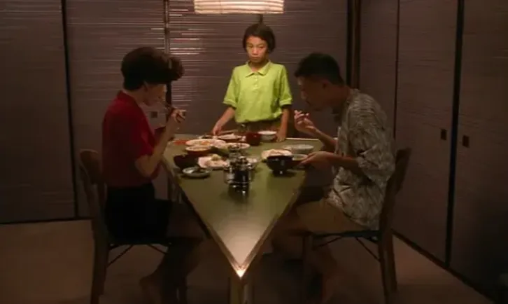 门锁被爸妈拆掉后,初三男孩竟开始逃学、抽烟喝酒!孩子这4个叛逆行为,背后藏着的真相是-第3张图片-四季读书网 门锁被爸妈拆掉后,初三男孩竟开始逃学、抽烟喝酒!孩子这4个叛逆行为,背后藏着的真相是-第3张图片-四季读书网
