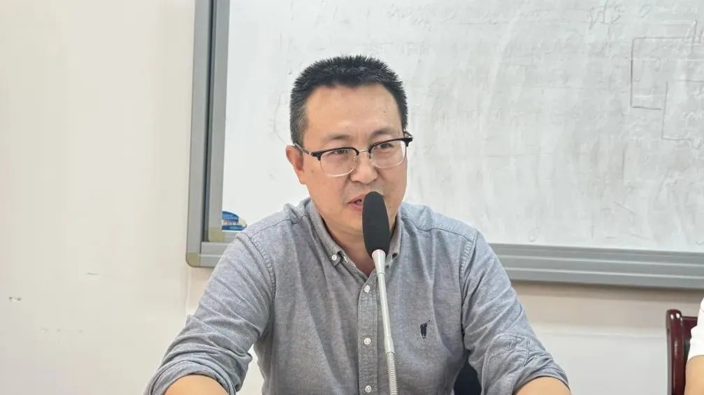 凝心聚力战中考 笃行实干启新程|东观初中召开 26年秋季毕业班工作会-第13张图片-四季读书网 凝心聚力战中考 笃行实干启新程|东观初中召开 26年秋季毕业班工作会-第13张图片-四季读书网