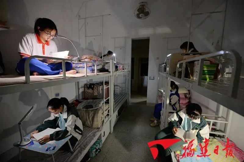 大曝光!福建初三“神兽们”的校园生活!-第15张图片-四季读书网