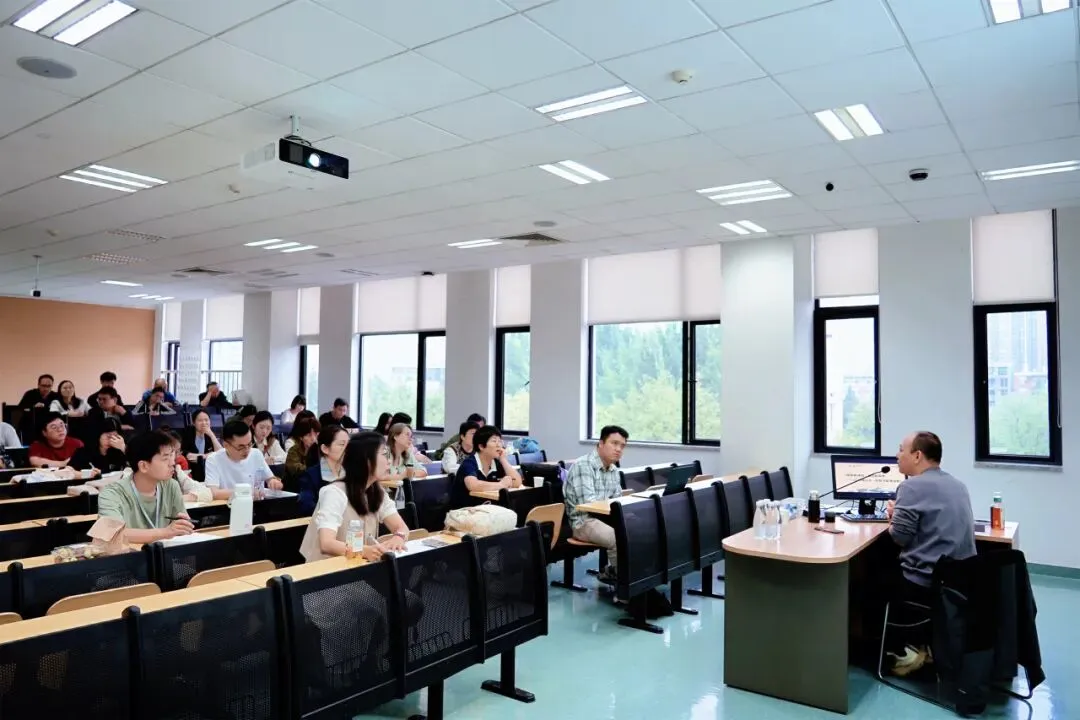 近千人齐聚欧亚,这场新高考备考研讨会干货满满-第15张图片-四季读书网 近千人齐聚欧亚,这场新高考备考研讨会干货满满-第15张图片-四季读书网