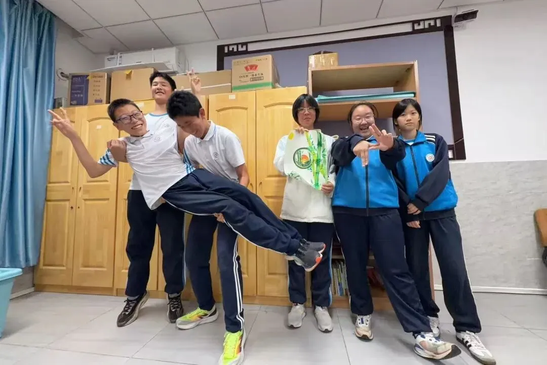 筑小组文化,聚同伴力量 初二铭恩二班 班级小组建设汇报班会-第43张图片-四季读书网 筑小组文化,聚同伴力量 初二铭恩二班 班级小组建设汇报班会-第43张图片-四季读书网