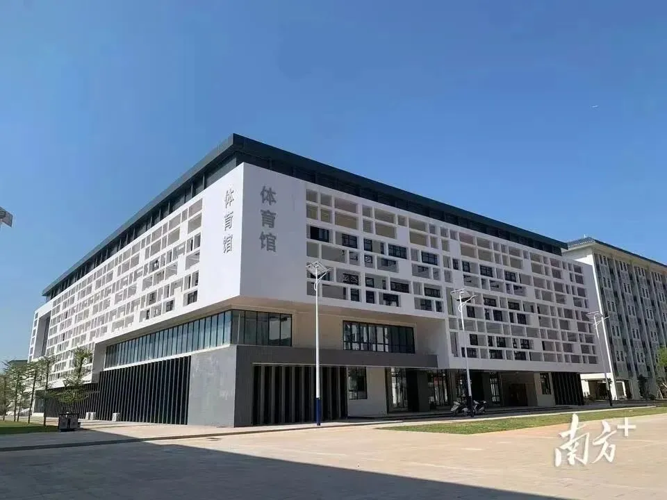 盘点广东12所最美大学!春季高考可报!本专科都有!-第31张图片-四季读书网