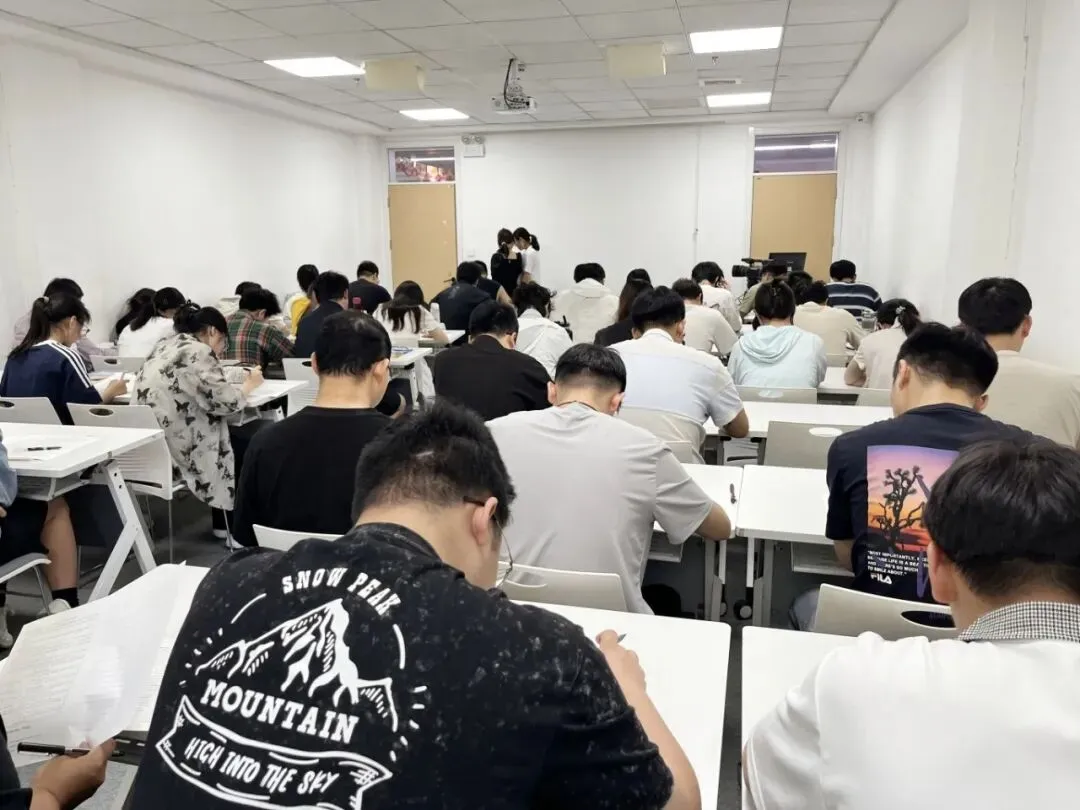 27考研冲刺如何抢分?面授+督学+模考,学府考研助你高效突破瓶颈!-第17张图片-四季读书网