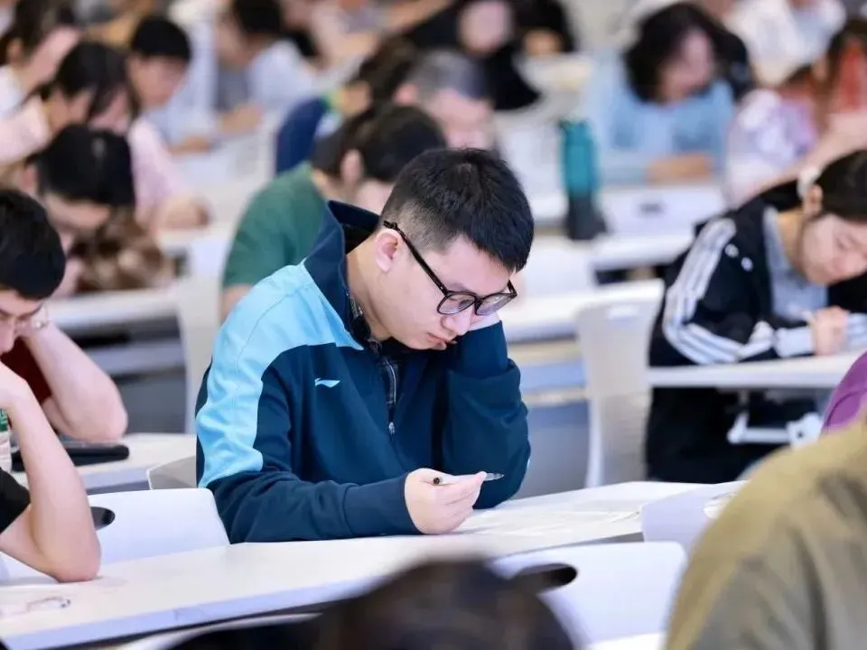 27考研冲刺如何抢分?面授+督学+模考,学府考研助你高效突破瓶颈!-第19张图片-四季读书网
