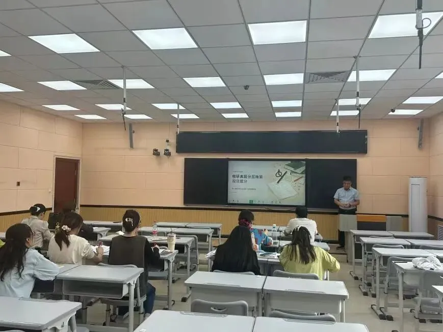 传承备考经验 聚力备战中考 | 唐徕中学北校区、北银中学新老九年级备考交流-第7张图片-四季读书网
