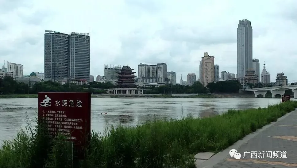 南宁一名初二学生邕江溺水至今失联!同学:他原本不想下水的......-第5张图片-四季读书网 南宁一名初二学生邕江溺水至今失联!同学:他原本不想下水的......-第5张图片-四季读书网