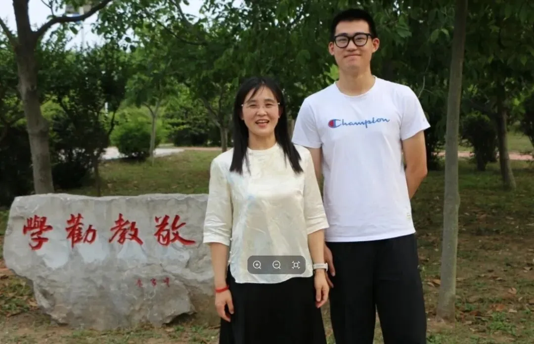 老大高考结束后,妈妈突然惊觉:欠老二的这笔“账”,早晚要还-第7张图片-四季读书网