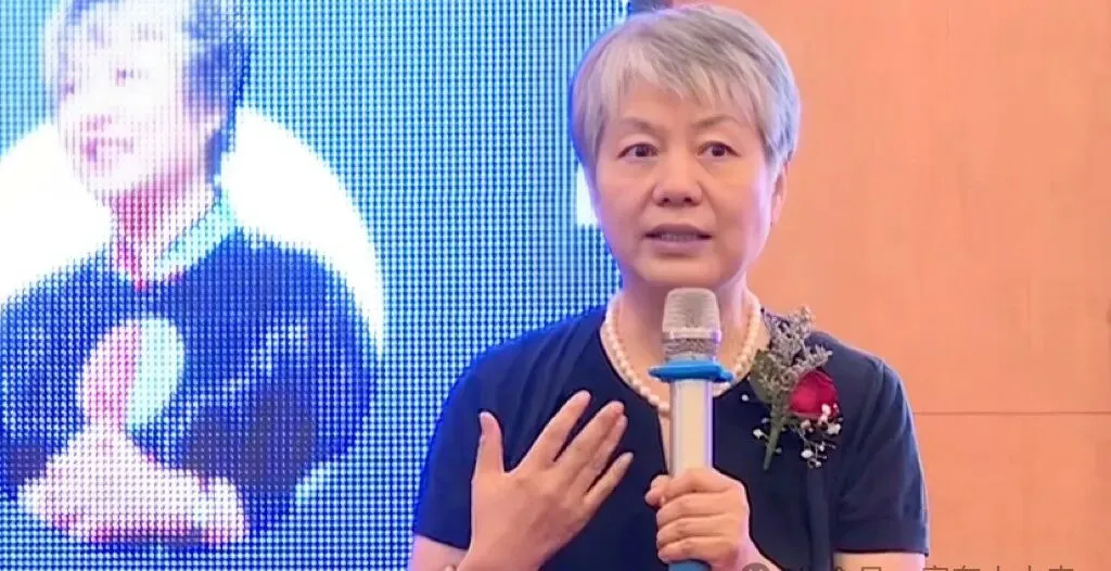 老大高考结束后,妈妈突然惊觉:欠老二的这笔“账”,早晚要还-第9张图片-四季读书网