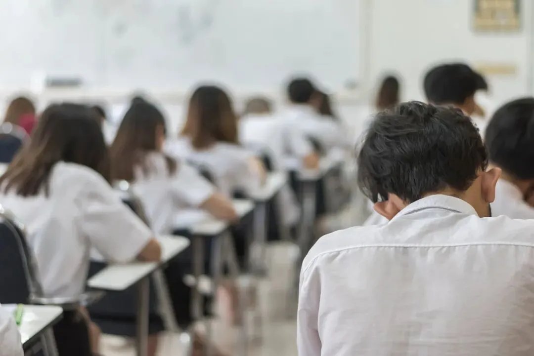 重庆明确了!不得组织周考、月考!模拟考试成绩不与升学挂钩!-第6张图片-四季读书网
