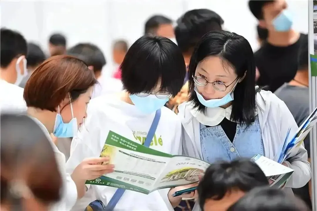 高三家长别慌!2027高考全年大事,这样规划孩子少走弯路-第2张图片-四季读书网 高三家长别慌!2027高考全年大事,这样规划孩子少走弯路-第2张图片-四季读书网