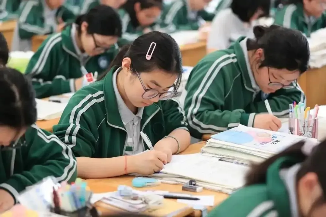 高三家长别慌!2027高考全年大事,这样规划孩子少走弯路-第4张图片-四季读书网 高三家长别慌!2027高考全年大事,这样规划孩子少走弯路-第4张图片-四季读书网