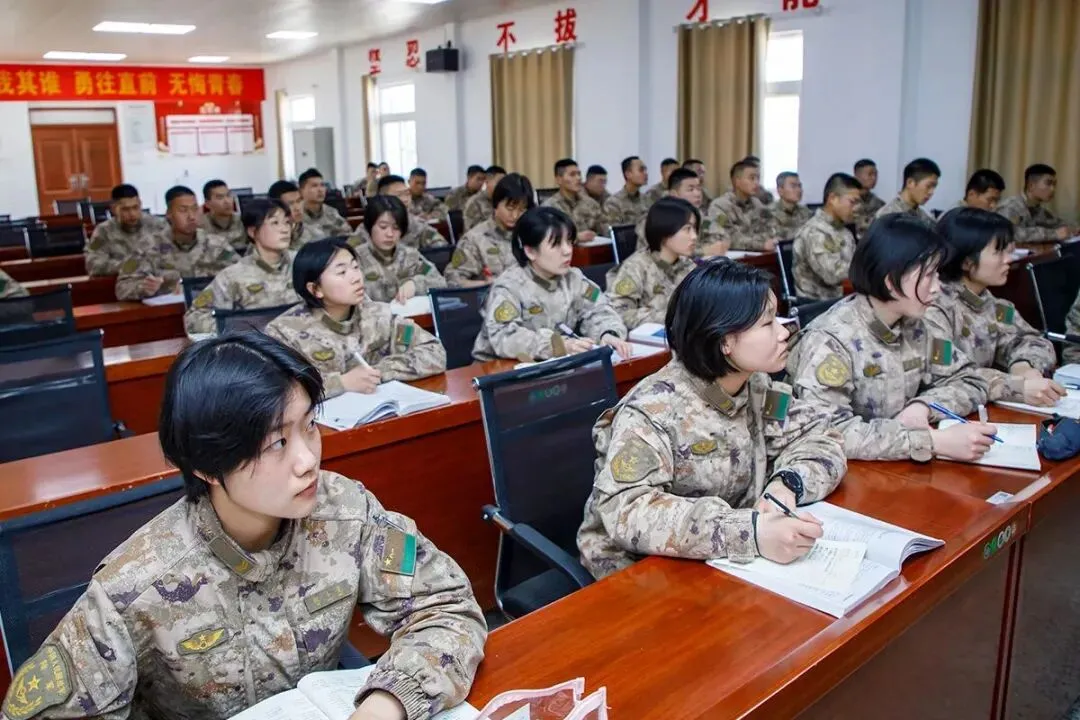 高考399分,部队军考705.25分:那些定向军士,如何一步步考上军校-第6张图片-四季读书网 高考399分,部队军考705.25分:那些定向军士,如何一步步考上军校-第6张图片-四季读书网