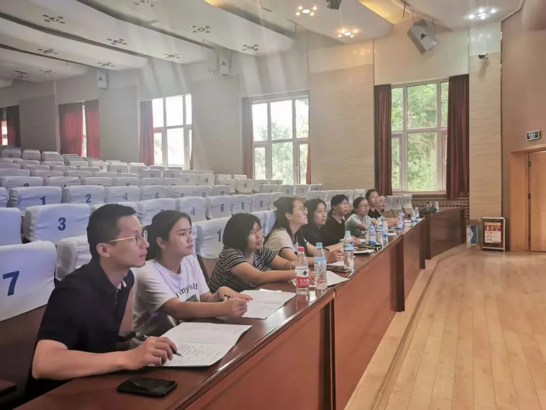 为明年的高考而来 ——云南省临沧市第二中学10名骨干教师走进山东师范大学附属中学-第4张图片-四季读书网