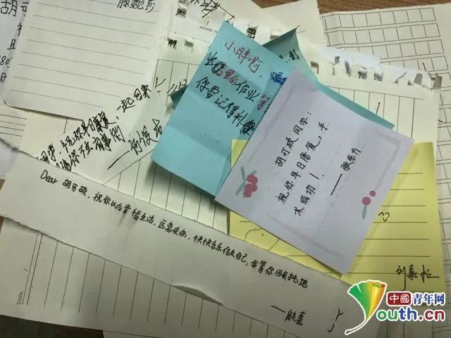 初二学生因手术未返校,同学写信:赶紧回来补作业!-第1张图片-四季读书网