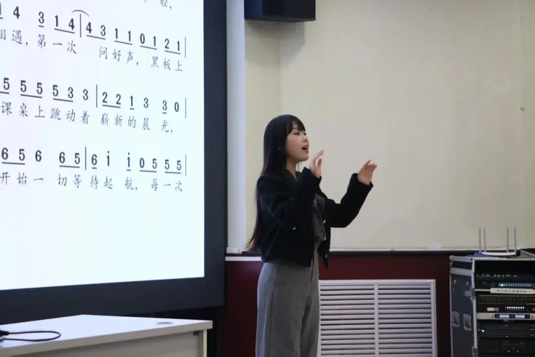 【励志活动】| 彩虹初中初二年级“见贤思齐励心志 笃行不怠向未来”励志活动-第13张图片-四季读书网 【励志活动】| 彩虹初中初二年级“见贤思齐励心志 笃行不怠向未来”励志活动-第13张图片-四季读书网