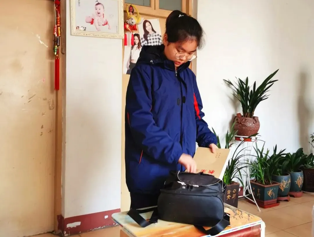 我叫庞梦涵,初三走读生!-第6张图片-四季读书网