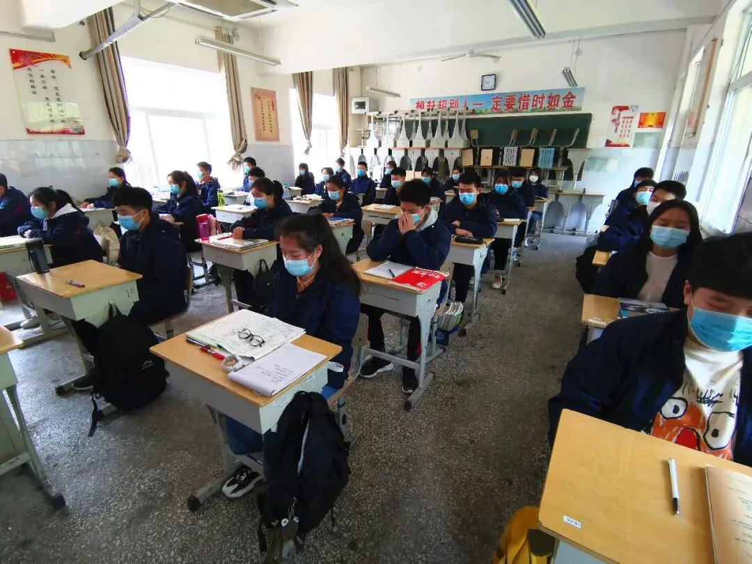 我叫庞梦涵,初三走读生!-第20张图片-四季读书网