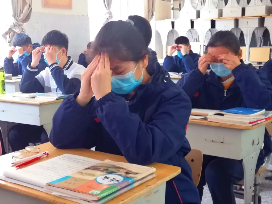 我叫庞梦涵,初三走读生!-第21张图片-四季读书网