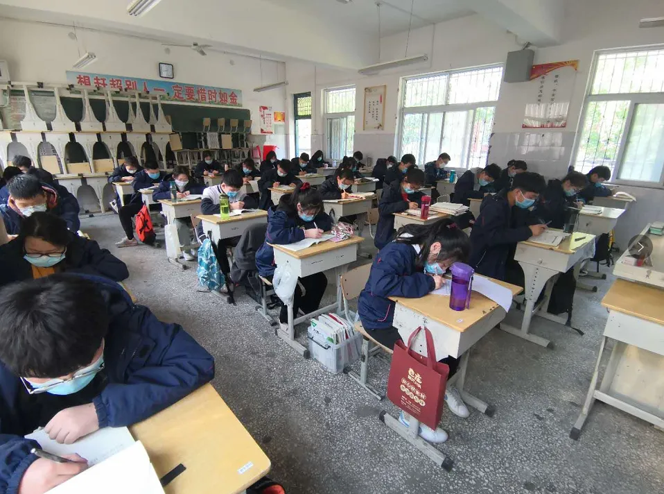 我叫庞梦涵,初三走读生!-第29张图片-四季读书网