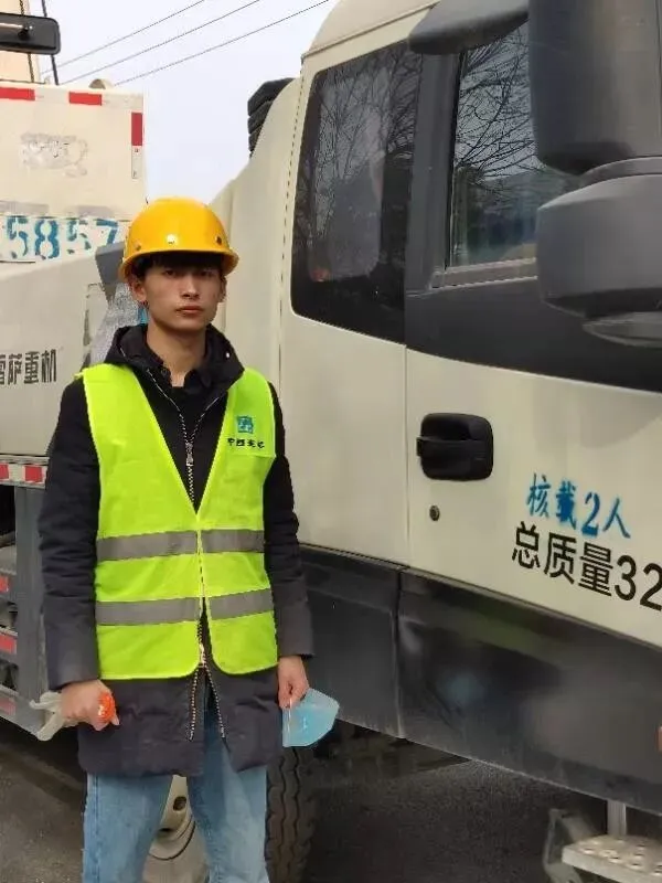 大年初三,河南这个大学生自己包车来到“河南版”小汤山建设工地!-第4张图片-四季读书网 大年初三,河南这个大学生自己包车来到“河南版”小汤山建设工地!-第4张图片-四季读书网