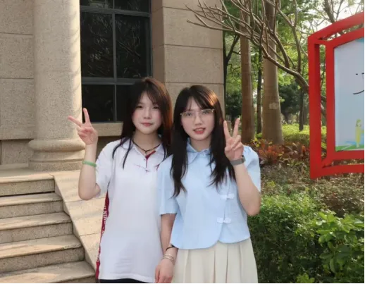 铸魂强师 奋进有我 | 普宁市华侨中学高考成绩优秀团队师生风采(三)-第4张图片-四季读书网 铸魂强师 奋进有我 | 普宁市华侨中学高考成绩优秀团队师生风采(三)-第4张图片-四季读书网